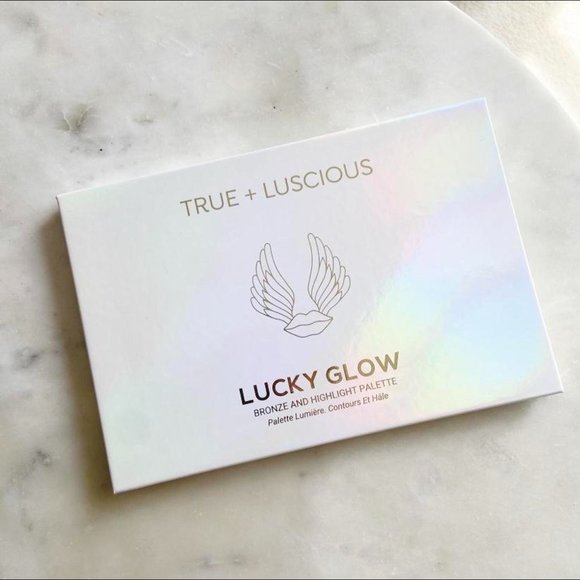 True + Luscious Bronzer and Highlighter Palette - Picture 1 of 3